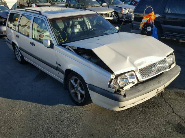 YV1LW5721T2253086 - 1996 VOLVO 850 Ақ фото 1