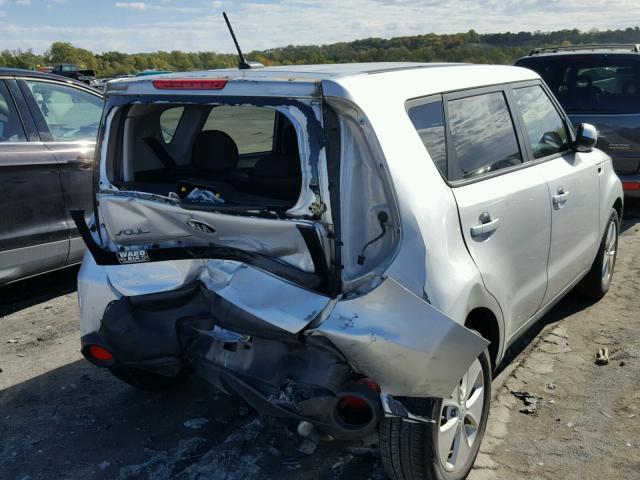 KNDJN2A21E7701954 - 2014 KIA SOUL SILVER photo 4