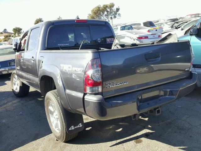 3TMLU4EN4FM198567 - 2015 TOYOTA TACOMA DOU GRAY photo 3