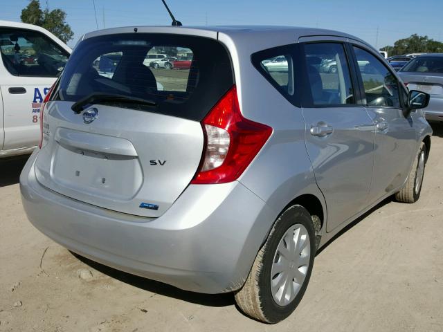 3N1CE2CP0FL425784 - 2015 NISSAN VERSA NOTE SILVER photo 4