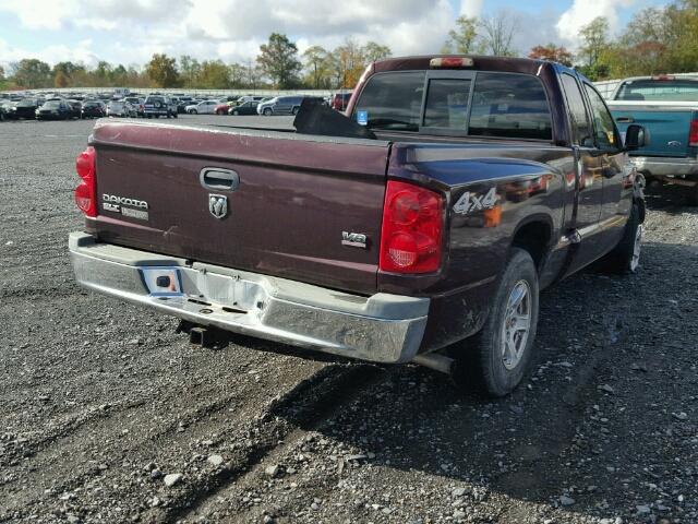 1D7HW42N45S161373 - 2005 DODGE DAKOTA SLT MAROON photo 4