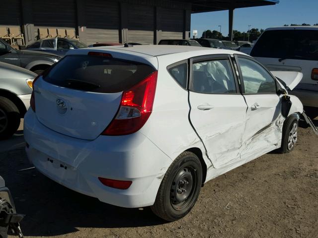 KMHCT5AE6HU348462 - 2017 HYUNDAI ACCENT SE WHITE photo 4