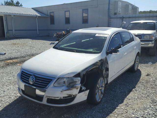 WVWAK73C17P103331 - 2007 VOLKSWAGEN PASSAT WHITE photo 2