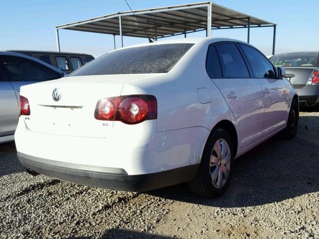 3VWJZ7AJ8AM065992 - 2010 VOLKSWAGEN JETTA S WHITE photo 4