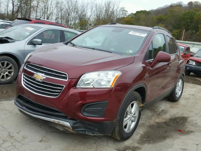 3GNCJLSB4GL186625 - 2016 CHEVROLET TRAX 1LT MAROON photo 2