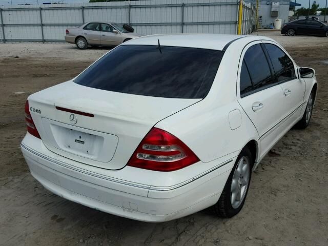 WDBRF61J73E012331 - 2003 MERCEDES-BENZ C 240 WHITE photo 4