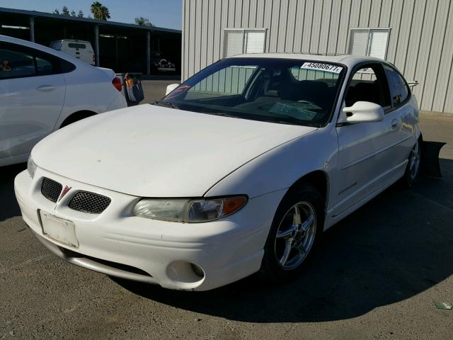 1G2WP12KX2F125568 - 2002 PONTIAC GRAND PRIX WHITE photo 2