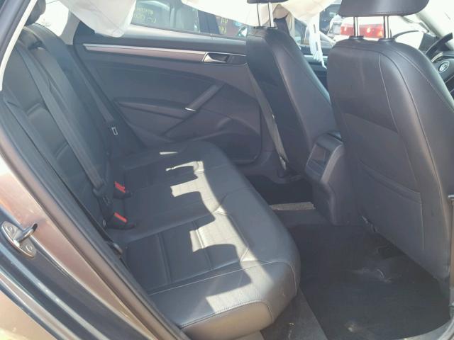 1VWDT7A38HC024290 - 2017 VOLKSWAGEN PASSAT R-L WHITE photo 6