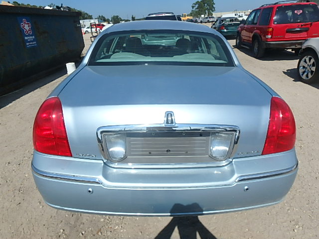 1LNHM81W75Y654393 - 2005 LINCOLN TOWN CAR S BLUE photo 9