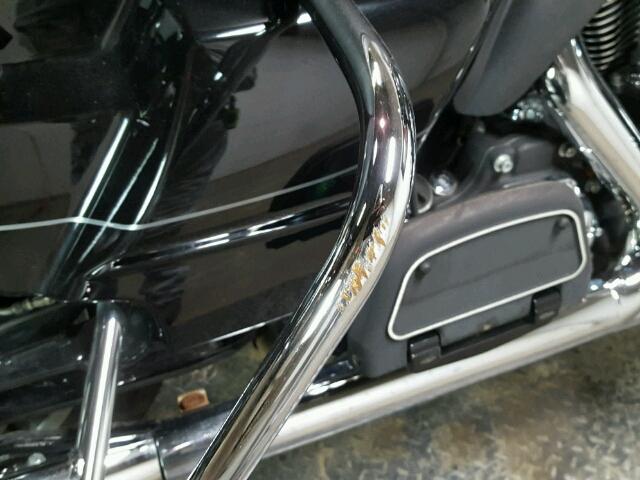 1HD1KEM10CB630574 - 2012 HARLEY-DAVIDSON FLHTK ELEC 黑色 照片 16