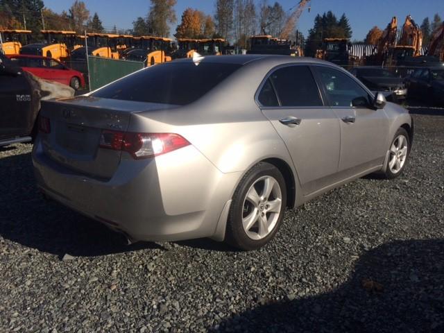 JH4CU25629C801369 - 2009 ACURA TSX GRAY photo 4