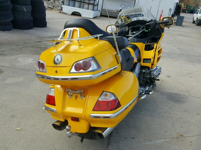 1HFSC47GXAA901193 - 2010 HONDA GL1800 YELLOW photo 4