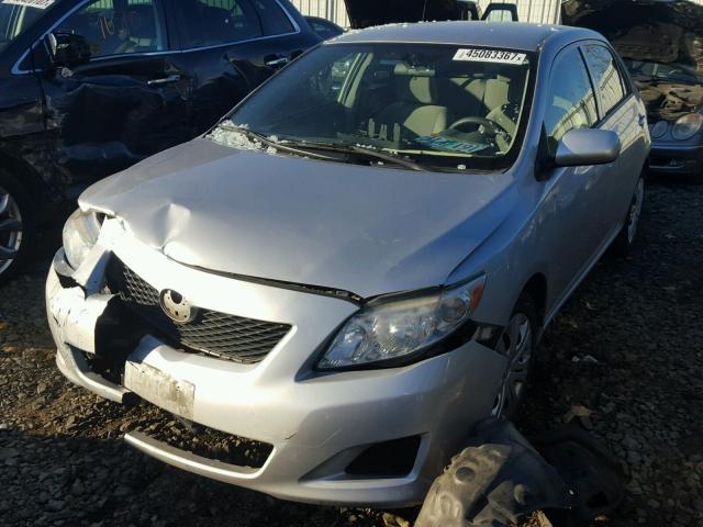 1NXBU4EE9AZ280600 - 2010 TOYOTA COROLLA BA SILVER photo 2