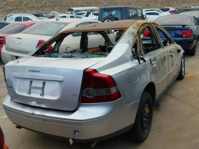 YV1MS682X42009068 - 2004 VOLVO S40 T5 SILVER photo 4