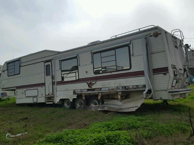 1DR1F4033NB05772 - 1992 KING 5TH WHEEL TWO TONE photo 3