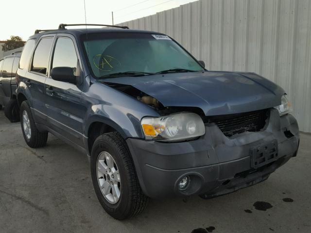 1FMYU93135KD39021 - 2005 FORD ESCAPE XLT BLUE photo 1