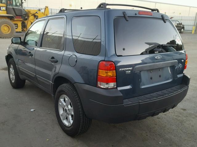 1FMYU93135KD39021 - 2005 FORD ESCAPE XLT BLUE photo 3