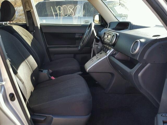 JTLZE4FE0A1105284 - 2010 TOYOTA SCION XB 银色 照片 5