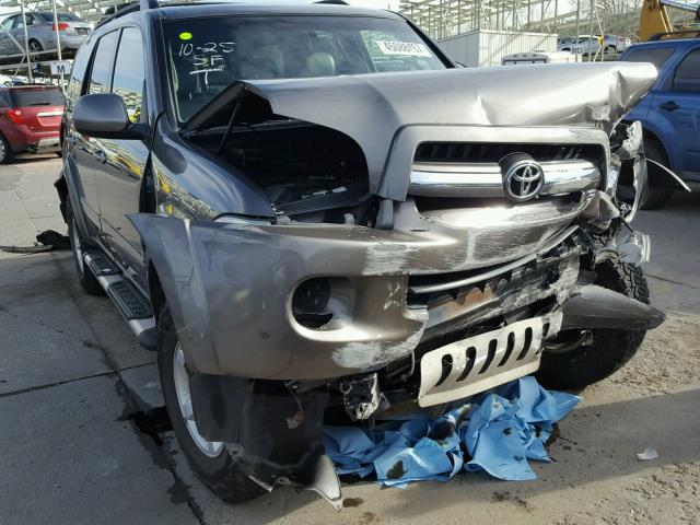 5TDBT44A15S238518 - 2005 TOYOTA SEQUOIA GRAY photo 1