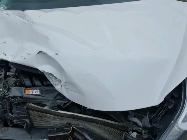 5NPDH4AE2GH725883 - 2016 HYUNDAI ELANTRA SE WHITE photo 7