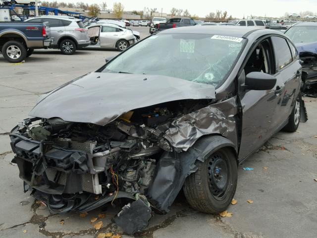 1FAHP3E29CL278964 - 2012 FORD FOCUS S GRAY photo 2