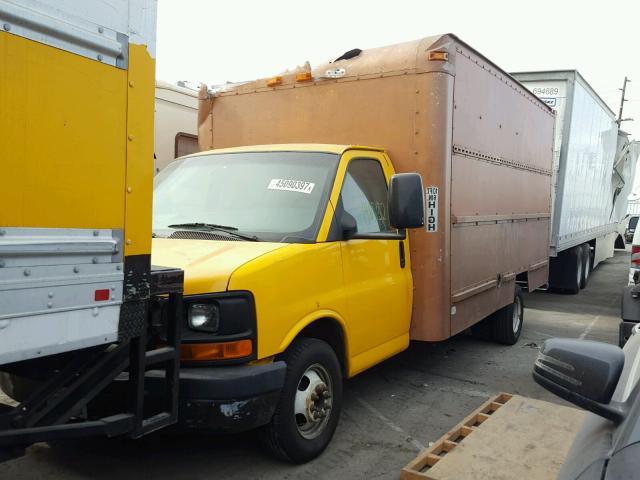 1GDHG31U971901725 - 2007 GMC SAVANA CUT YELLOW photo 2