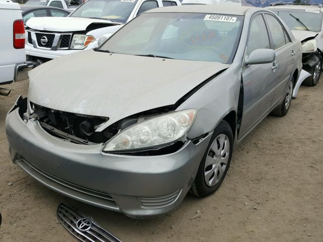 4T1BE32K65U611513 - 2005 TOYOTA CAMRY LE ნაცრისფერი ფოტო 2