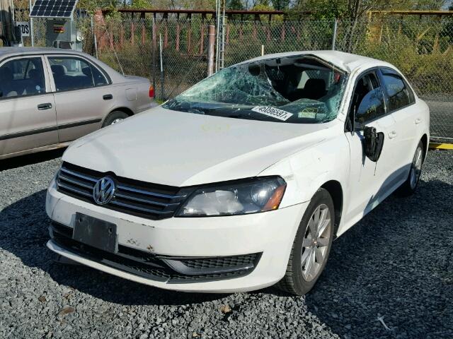 1VWAP7A33CC093663 - 2012 VOLKSWAGEN PASSAT S أبيض صورة 2