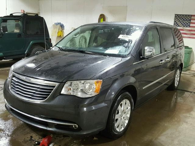 2C4RC1CG2CR340595 - 2012 CHRYSLER TOWN & COU CHARCOAL photo 2