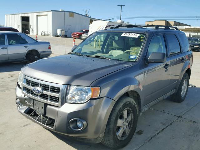 1FMCU0D78BKA39642 - 2011 FORD ESCAPE XLT SILVER photo 2