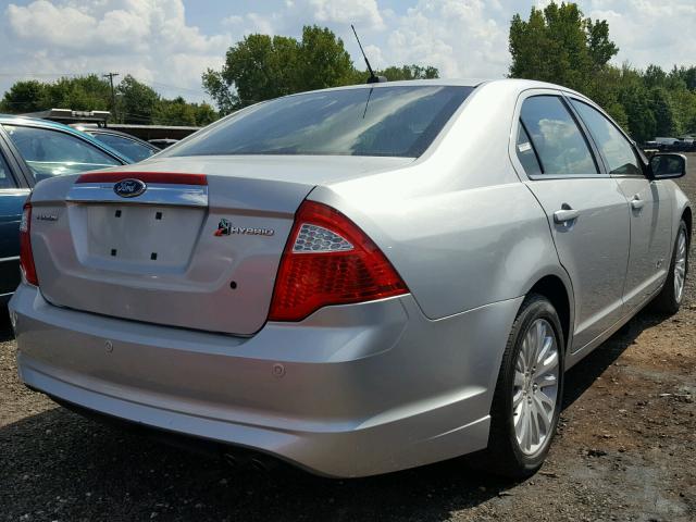 3FADP0L34AR139624 - 2010 FORD FUSION HYB SILVER photo 4