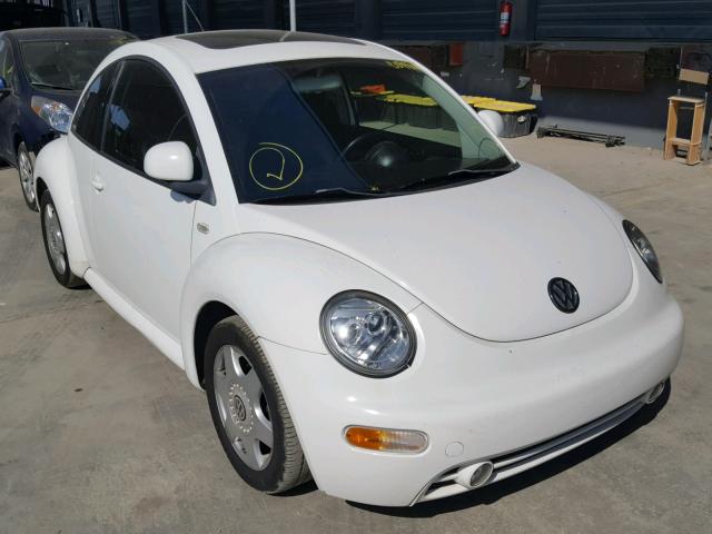 3VWCC21C8YM402430 - 2000 VOLKSWAGEN NEW BEETLE 白色 照片 1