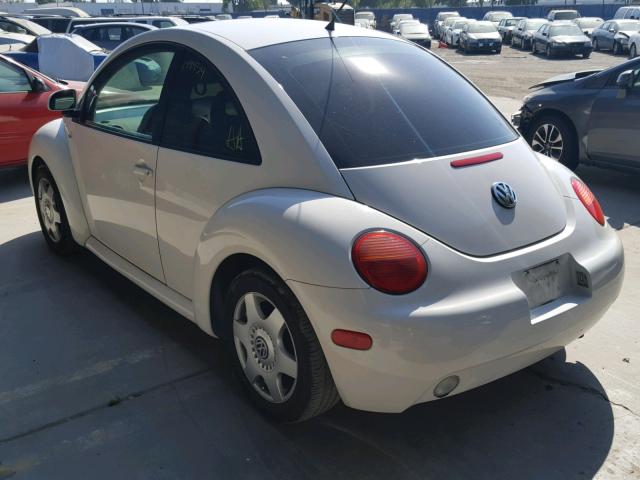 3VWCC21C8YM402430 - 2000 VOLKSWAGEN NEW BEETLE 白色 照片 3