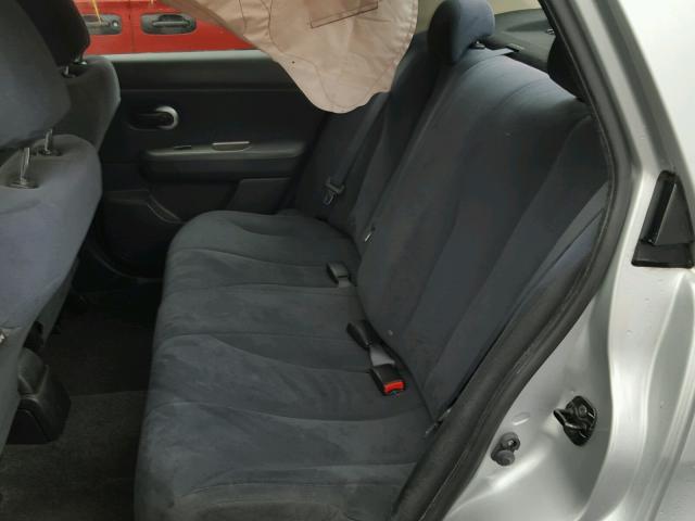 3N1CC1APXBL467652 - 2011 NISSAN VERSA S 银色 照片 6