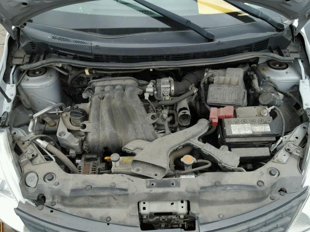 3N1CC1APXBL467652 - 2011 NISSAN VERSA S 银色 照片 7