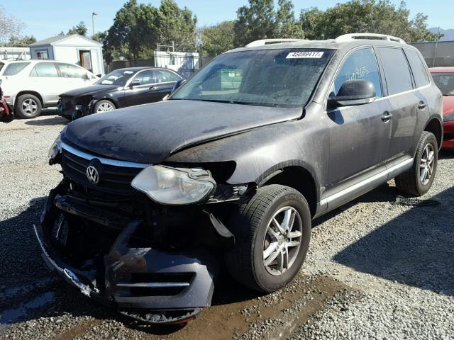 WVGBE77L18D026674 - 2008 VOLKSWAGEN TOUAREG 2 GRAY photo 2