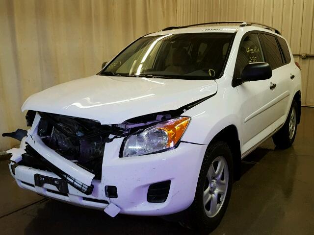 2T3BF4DV3CW265340 - 2012 TOYOTA RAV4 WHITE photo 2