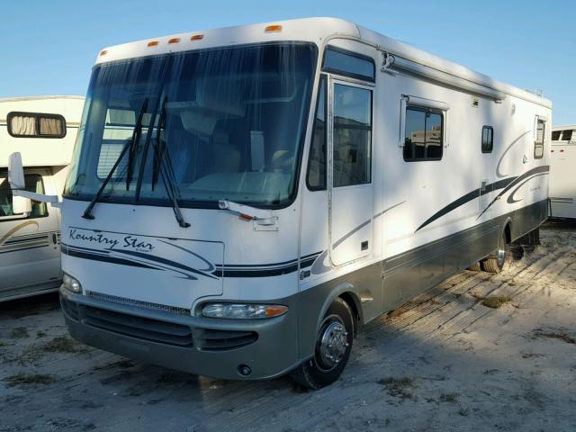 5B4MP67G323339443 - 2002 KOST MOTORHOME WHITE photo 2