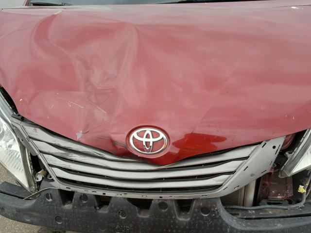 5TDYK3DC0BS134039 - 2011 TOYOTA SIENNA XLE BURGUNDY photo 7