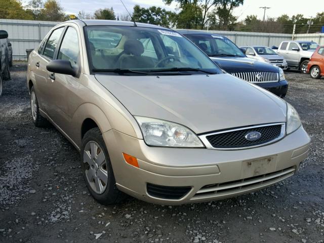 1FAHP34N36W116424 - 2006 FORD FOCUS ZX4 GOLD photo 1