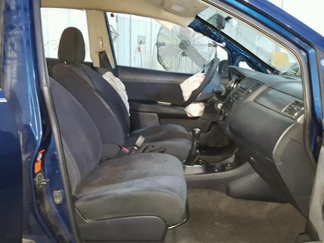 3N1BC13E28L355539 - 2008 NISSAN VERSA S BLUE photo 5