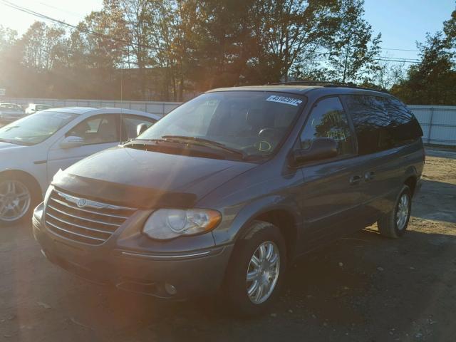 2C4GP54L15R134069 - 2005 CHRYSLER TOWN & COU TEAL photo 2