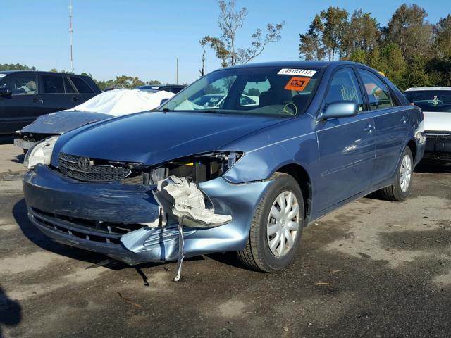 4T1BE32K44U855840 - 2004 TOYOTA CAMRY LE BLUE photo 2