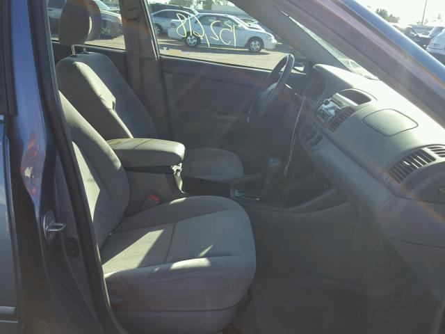 4T1BE32K44U855840 - 2004 TOYOTA CAMRY LE 蓝色 照片 5
