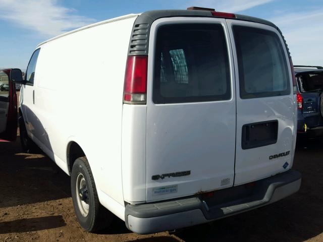 1GCGG25R611233096 - 2001 CHEVROLET EXPRESS G2 WHITE photo 3