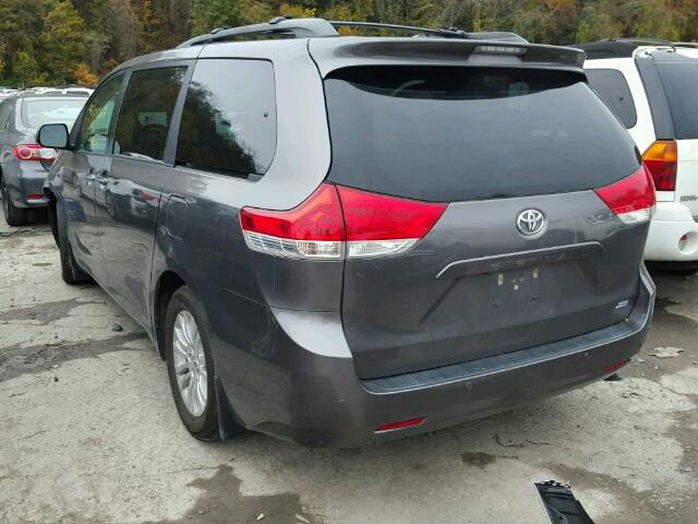 5TDYK3DC1ES463501 - 2014 TOYOTA SIENNA XLE GRAY photo 3