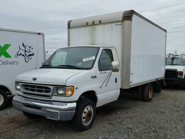 1FDWE35L02HA19292 - 2002 FORD ECONOLINE WHITE photo 2