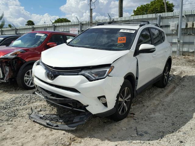 JTMWFREV3HD105024 - 2017 TOYOTA RAV4 XLE WHITE photo 2