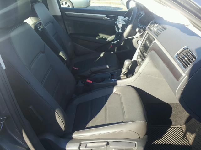 1VWDT7A36HC066697 - 2017 VOLKSWAGEN PASSAT R-L 灰色 照片 5