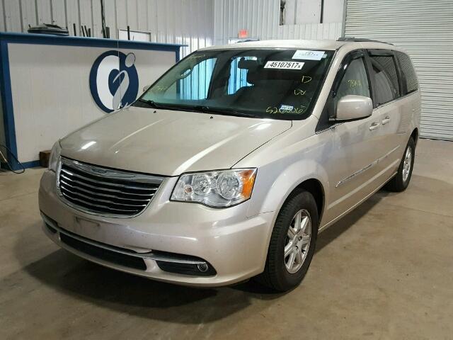 2C4RC1BG7DR526006 - 2013 CHRYSLER TOWN & COU TAN photo 2